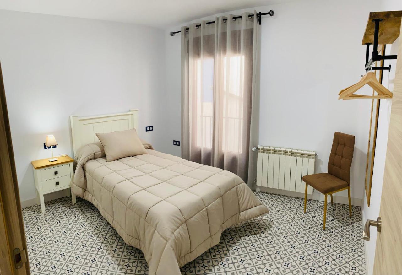 Al-Qazeres Suites Caces Exterior foto